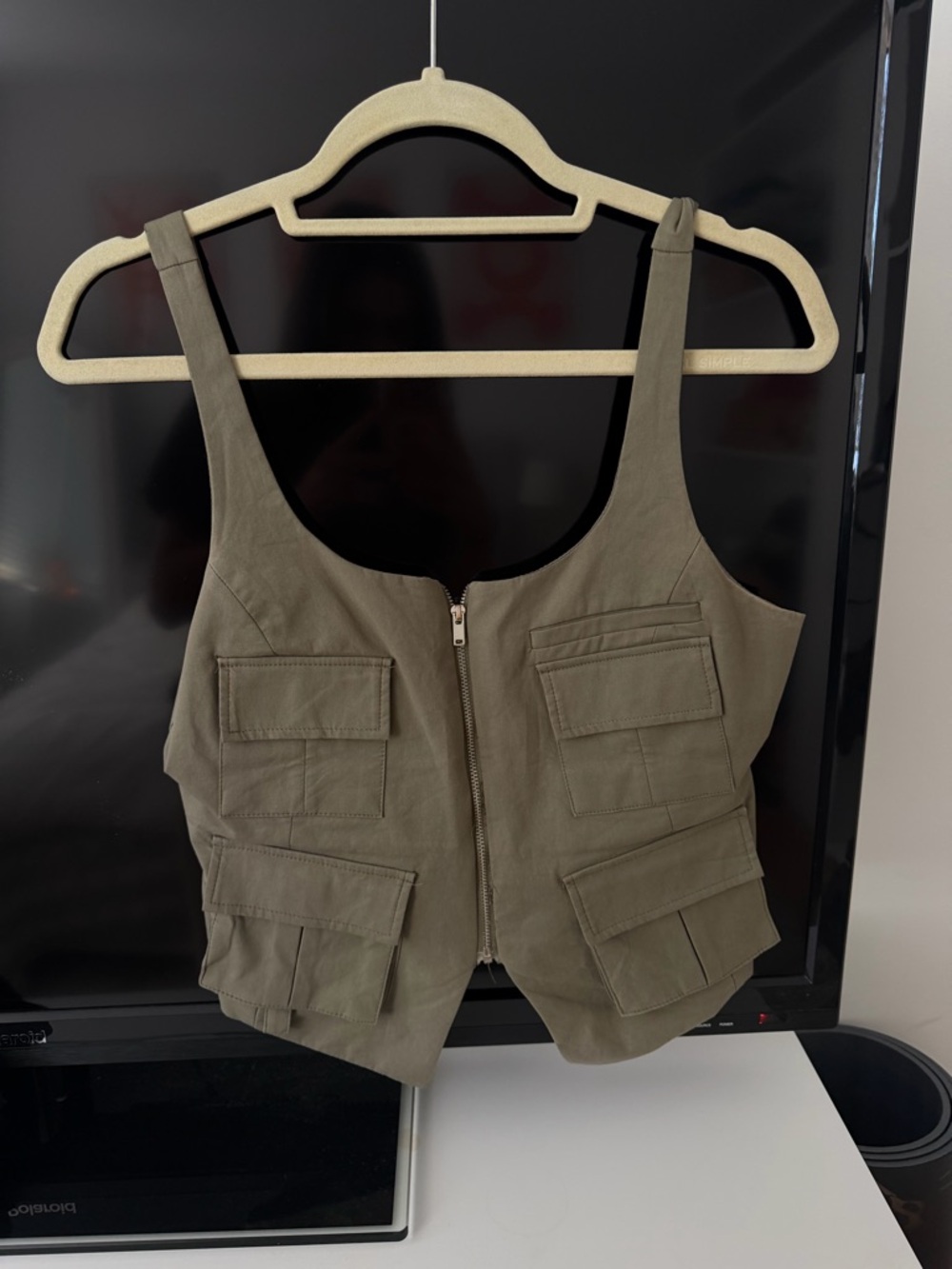 ZARA Utility Cargo Crop Top Olive Green
Zip Front size Medium